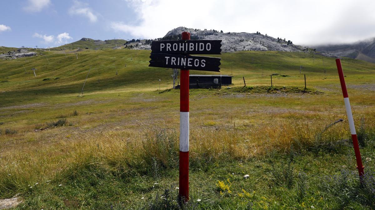 La estación de Candanchú espera abrir sus instalaciones este año