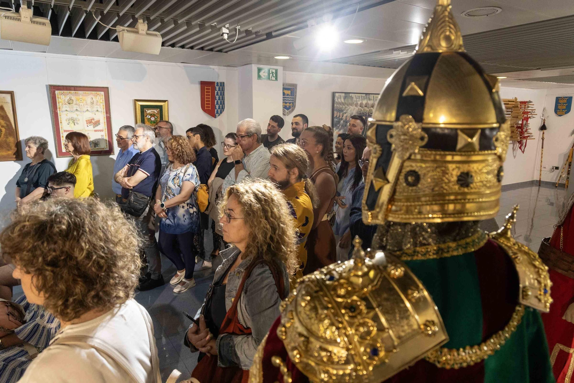 La Fila Navarros de San Blas expone sus 50 años de historia en el Club Información.