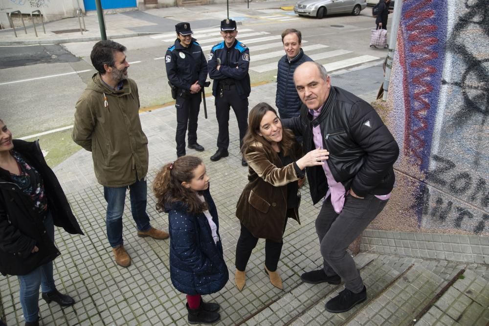 Inés Rey analiza la movilidad en Monte Alto con los vecinos del barrio