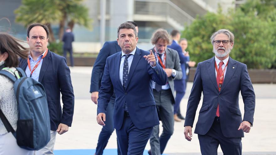 Mazón accede por el parking al congreso del PP europeo