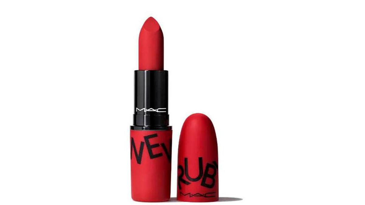 Este es el labial rojo más famoso en el mundo y que te va a hacer brillar esta Navidad