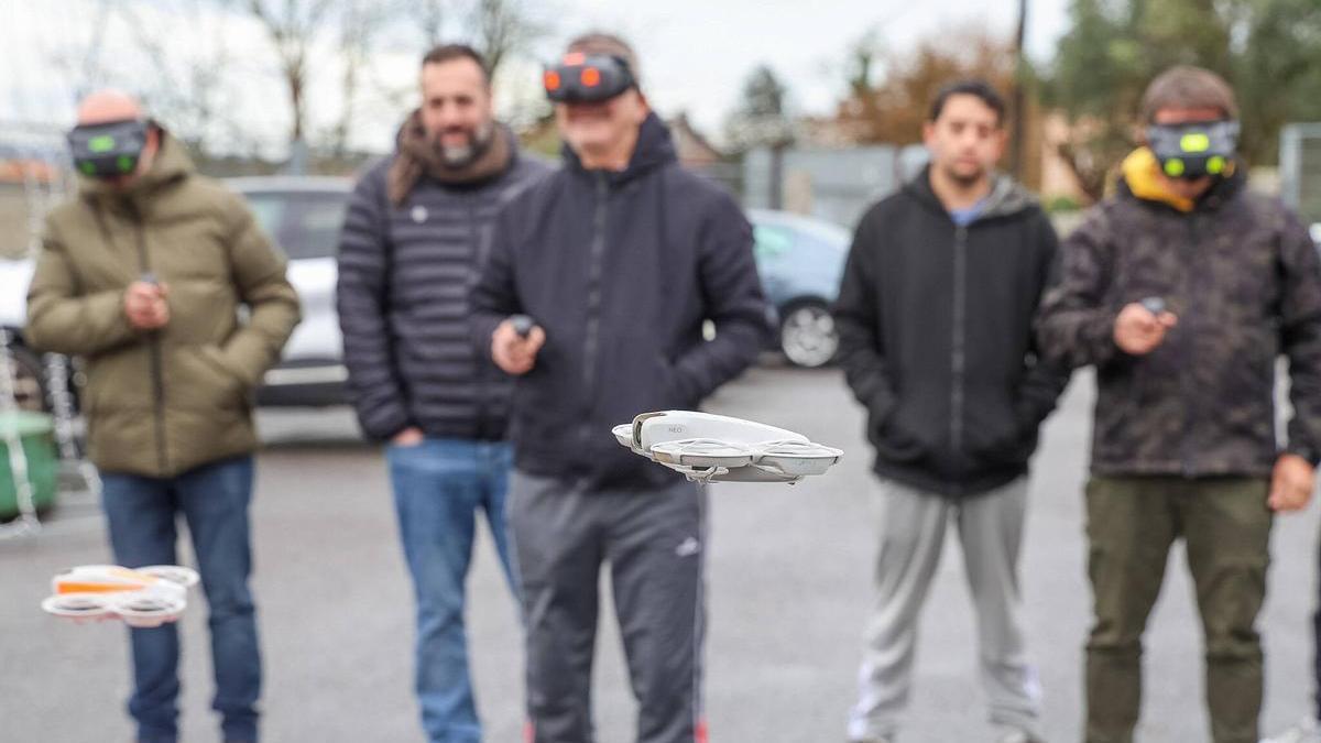Alumnos del curso de dron de O Salnés.