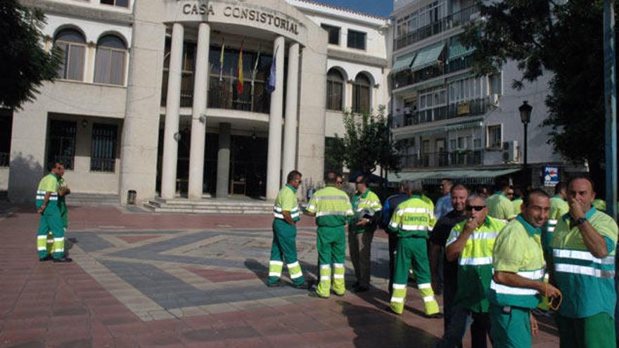 Concentración de trabajadores de Emmsa en Rincón.