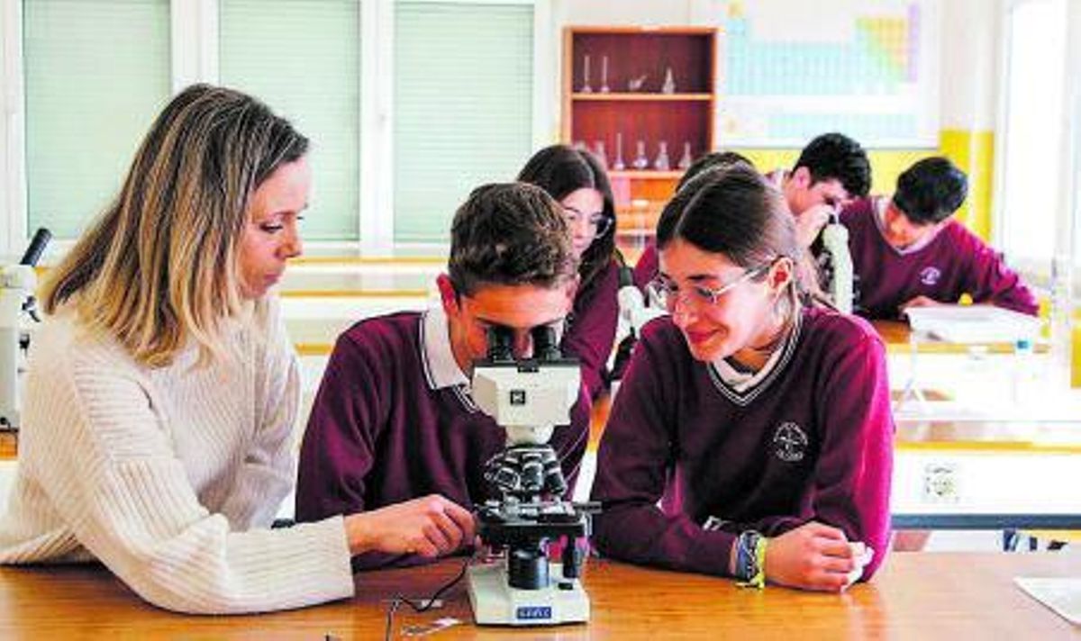 Grupo de Secundaria en el laboratorio. | | P. S.