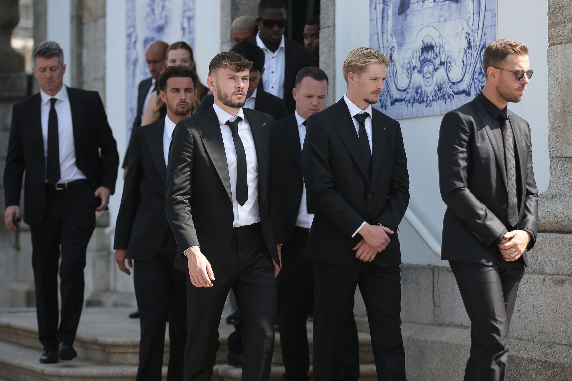 Gondomar (Portugal), 05/07/2025.- Liverpool FC palyers attend the funeral of late Portugal's player Diogo Jota and his brother Andre Silva, in Gondomar, Portugal, 05 July 2025. Jota and his brother died in a car accident in Spain on 03 July 2025. (España) EFE/EPA/MANUEL FERNANDO ARAUJO