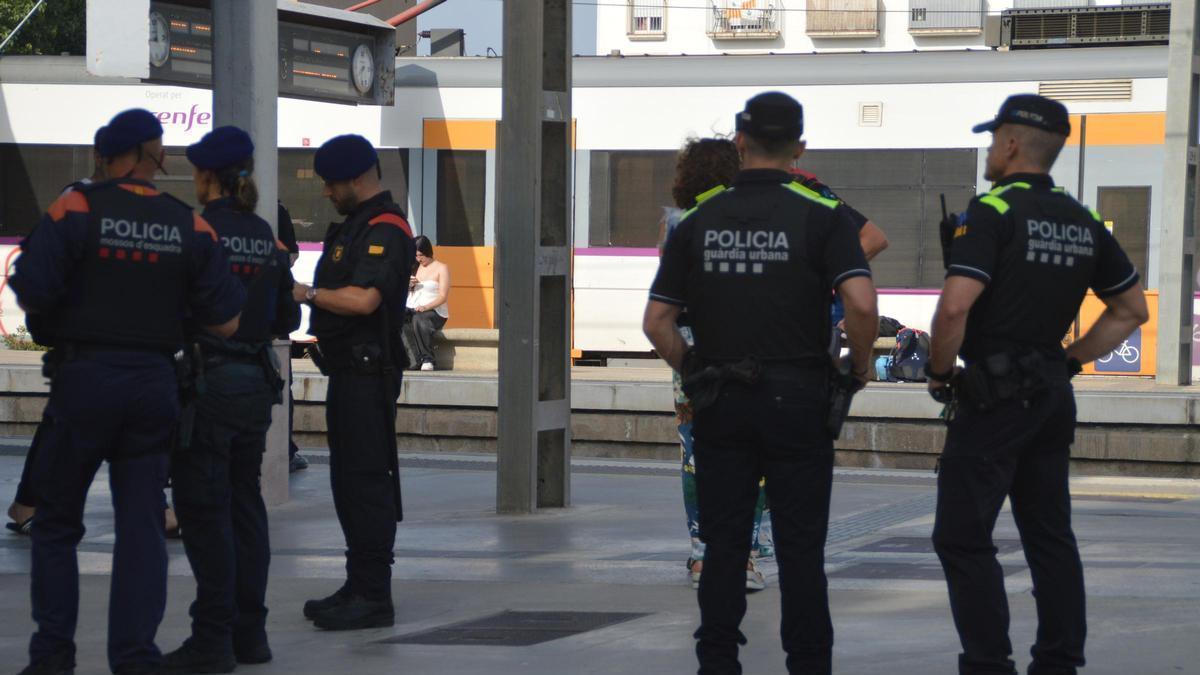 Operatiu policial a l'estació de Figueres