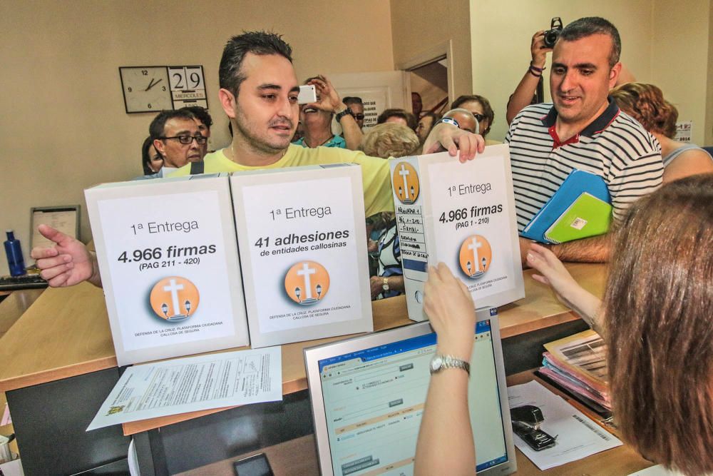 Firmas en defensa de la cruz en Callosa de Segura