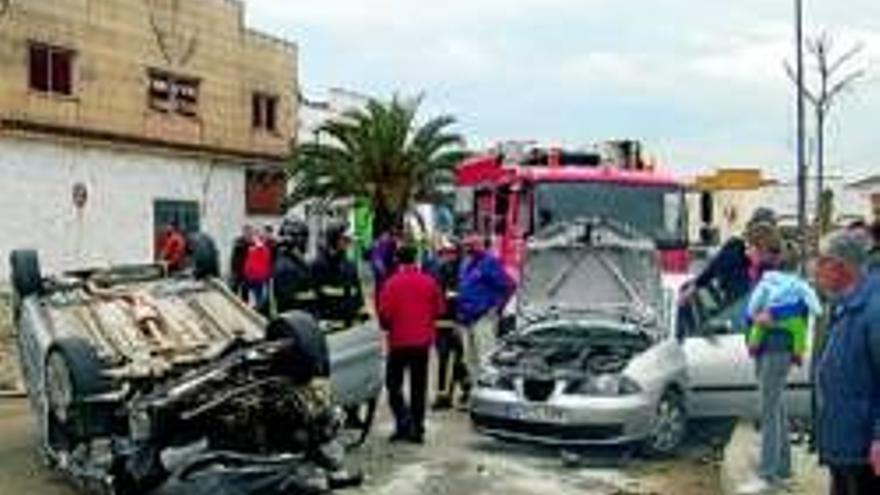 Un aparatoso accidente se salda sin víctimas