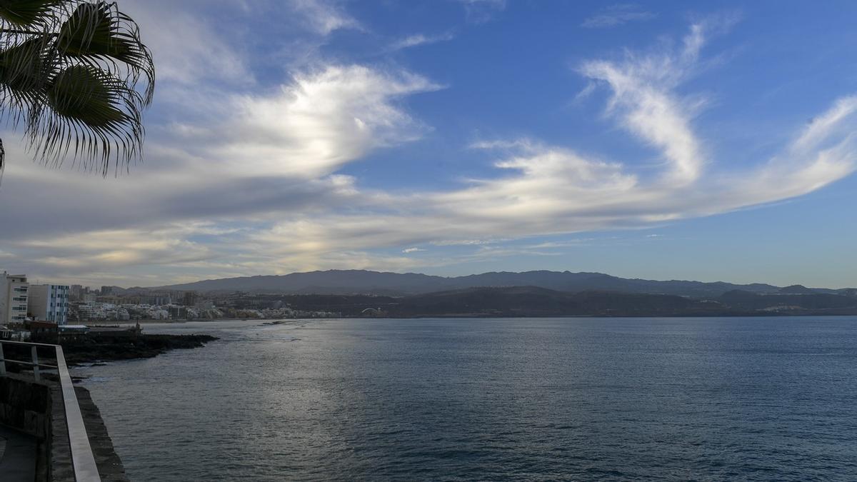 La Aemet prevé un miércoles de cielos despejados y temperaturas de hasta 30 grados en Canarias