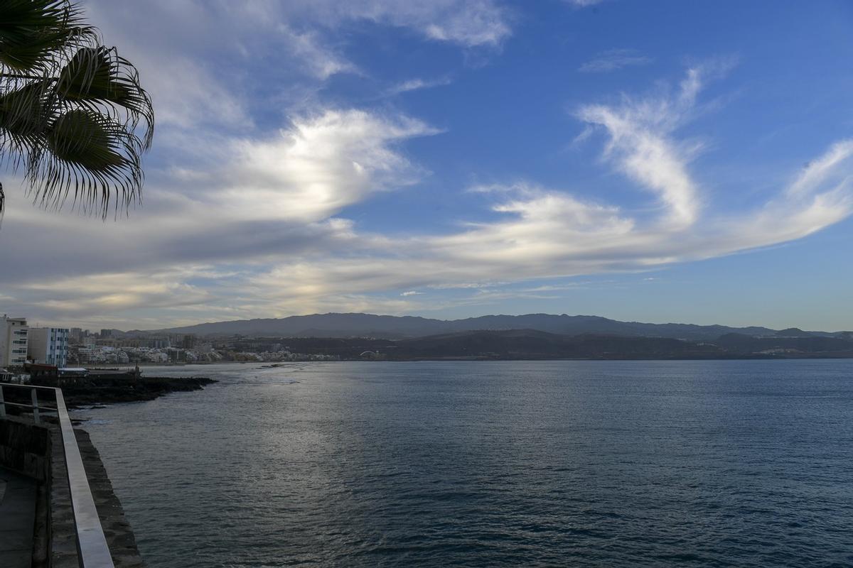 Tiempo en Canarias: Cielos despejados en Las Palmas de Gran Canaria (11/01/2024)