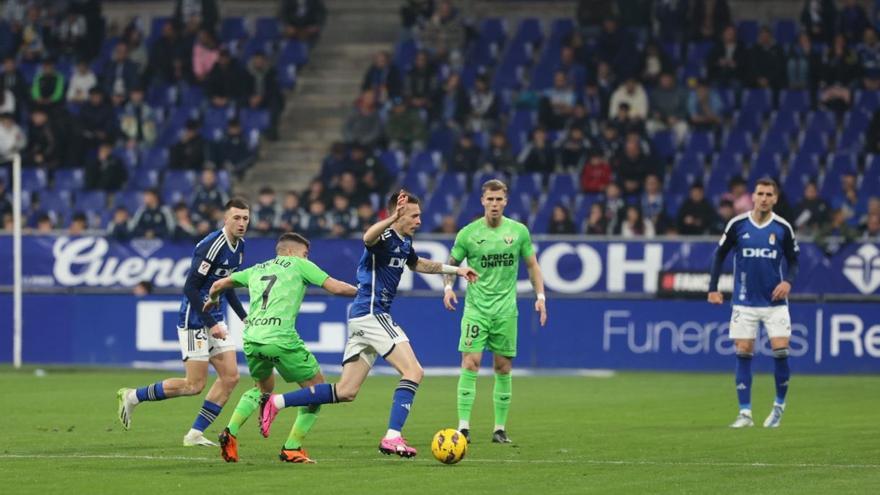 EN DIRECTO: El Oviedo masacra el área rival