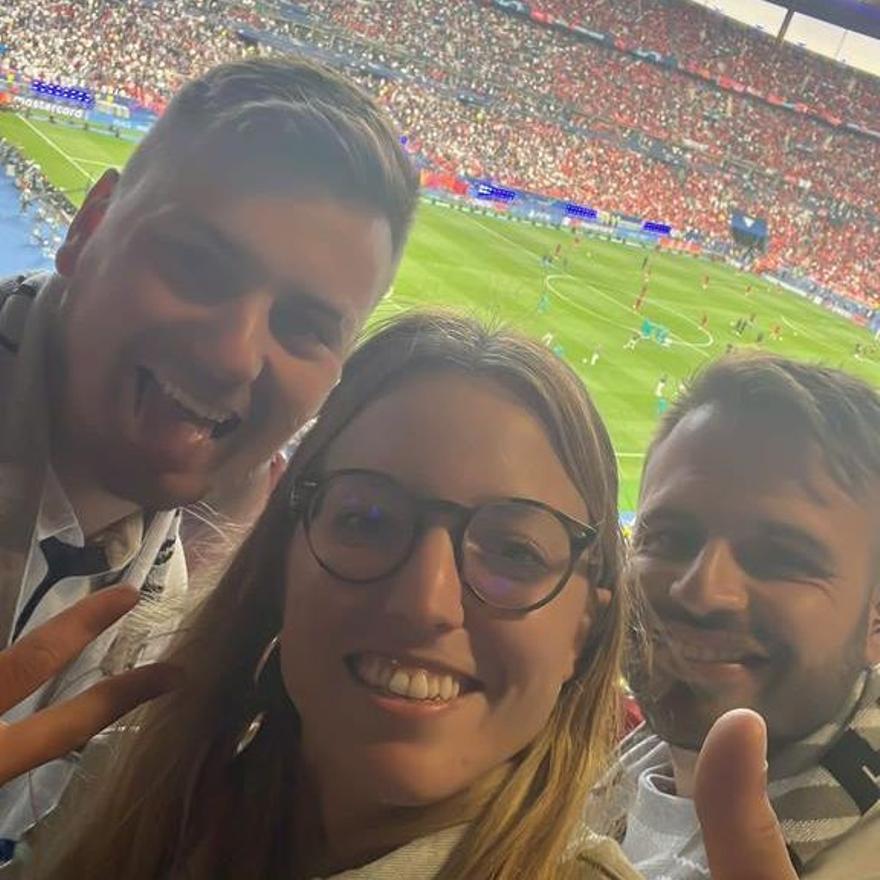 Albert Mas, Aida Llorens y Sergio Marco, de Vilafamés, al Estadio de Francia.