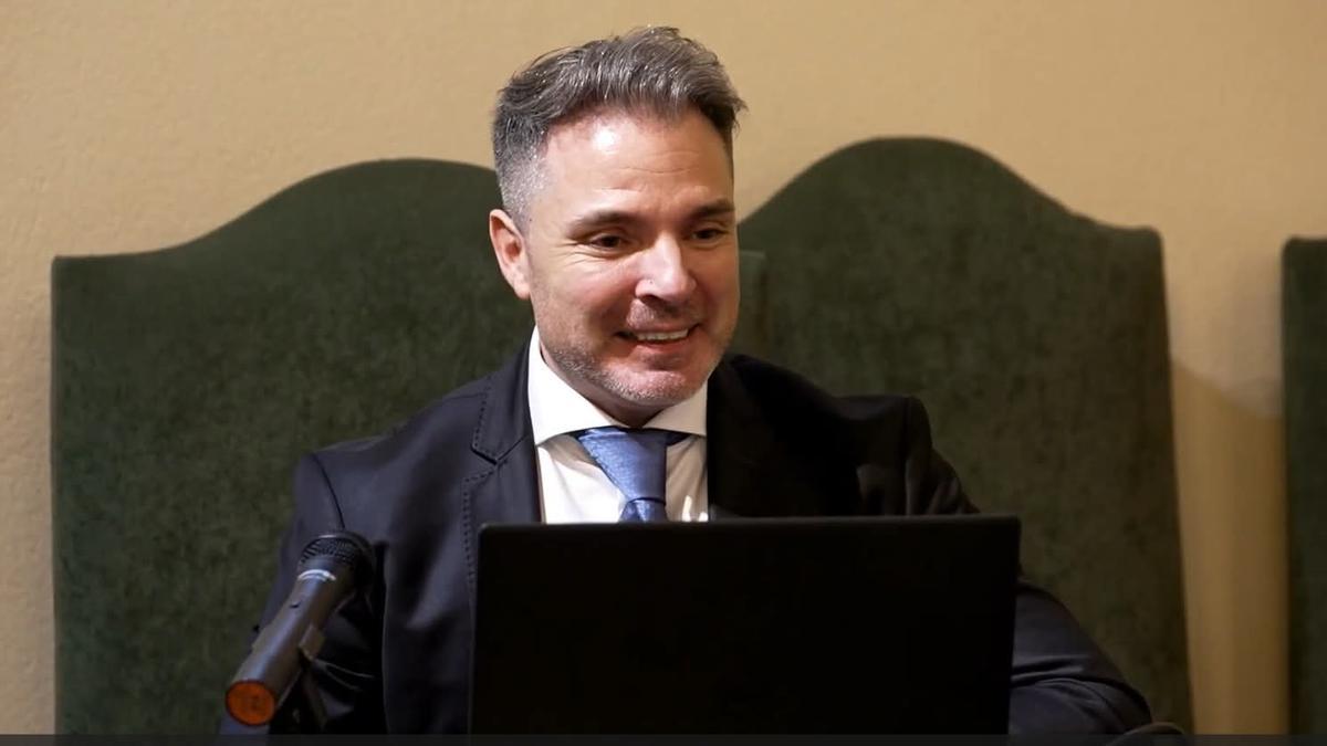Antonio Rafael Fernández Paradas en la Agrupación de Cofradías.