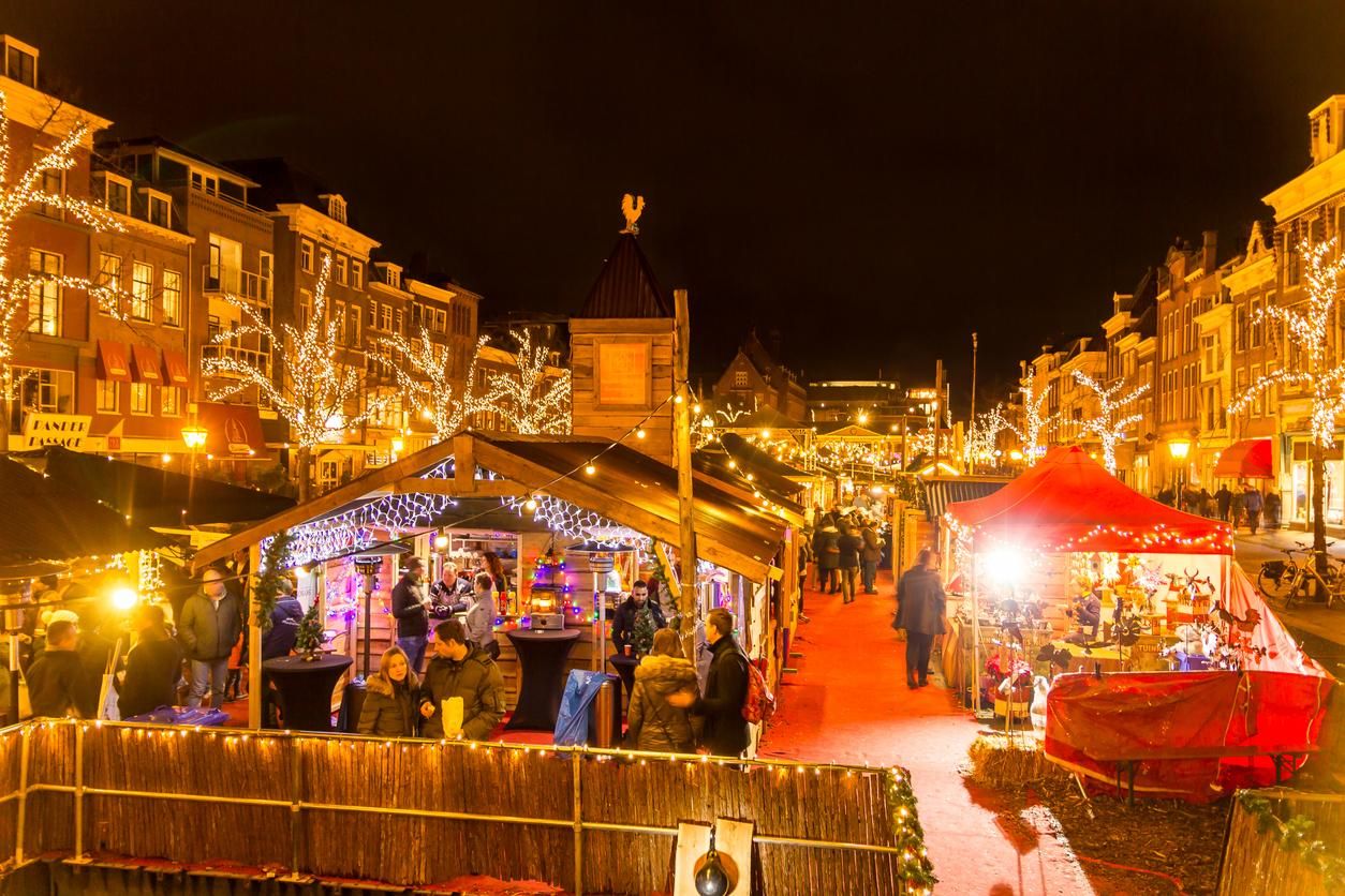 Además de las casi 90 casitas de productos artesanales, el mercado navideño cuenta con una pista de patinaje sobre hielo