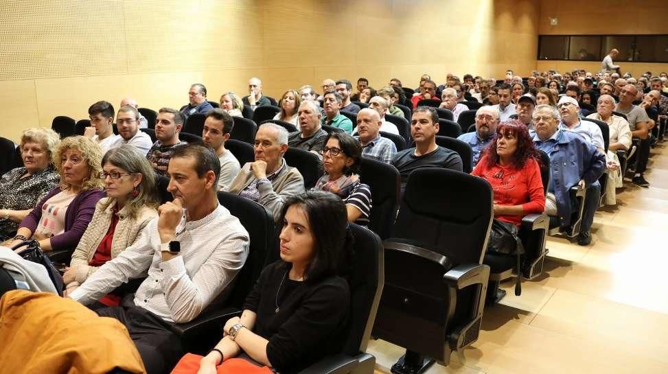 Público asistente a la presentación del documental. 