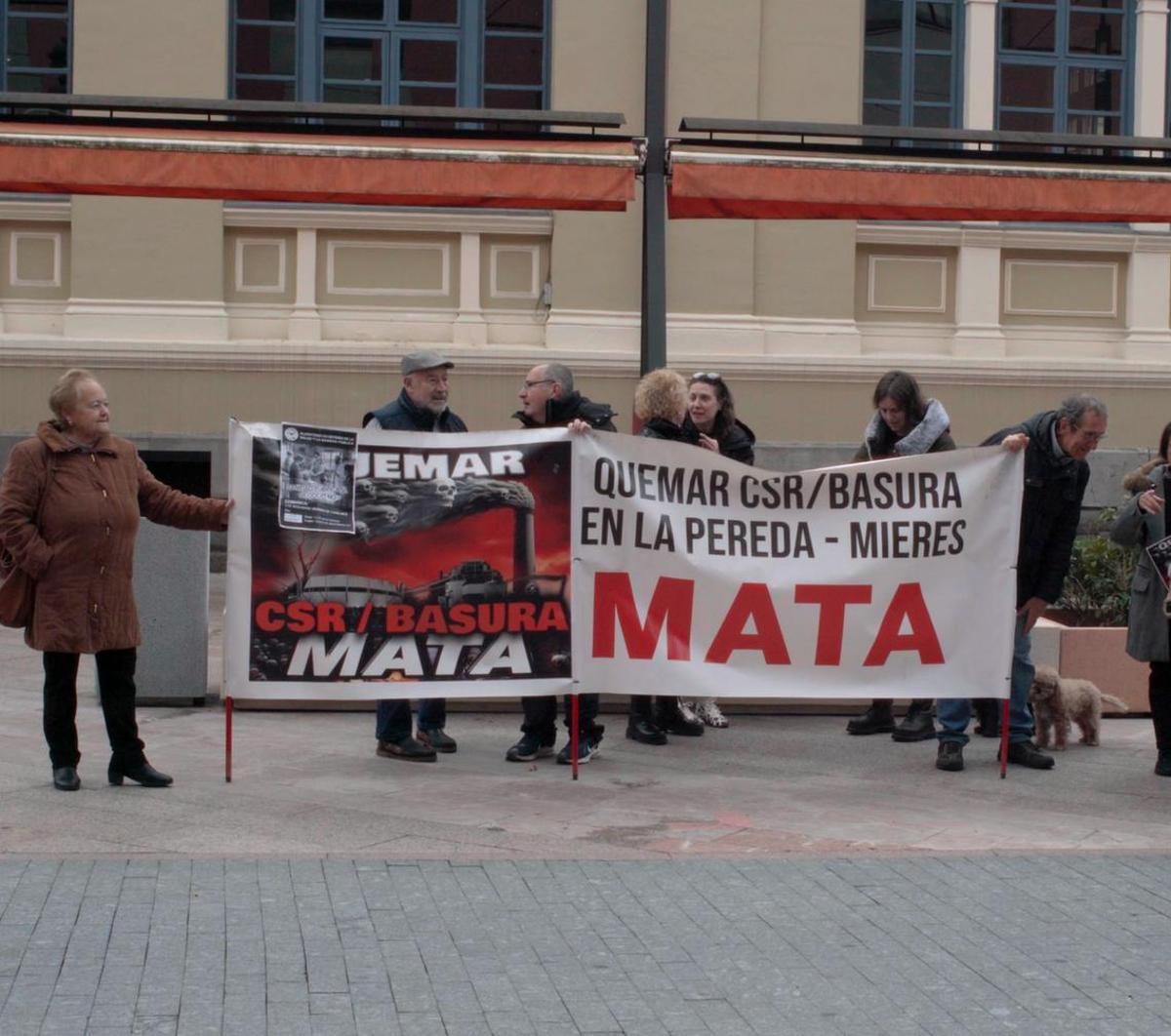 Un fotograma de "Tolos fueos el fueu".