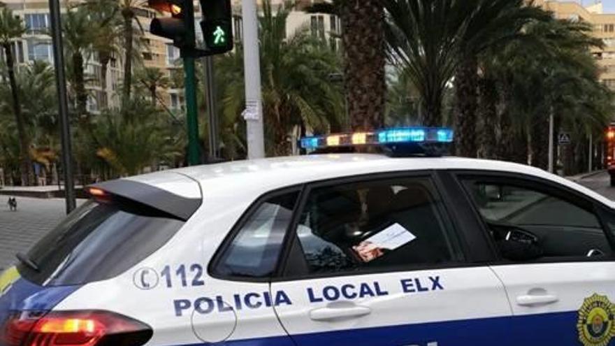 Uno de los vehículos de la Policía Local de Elche.