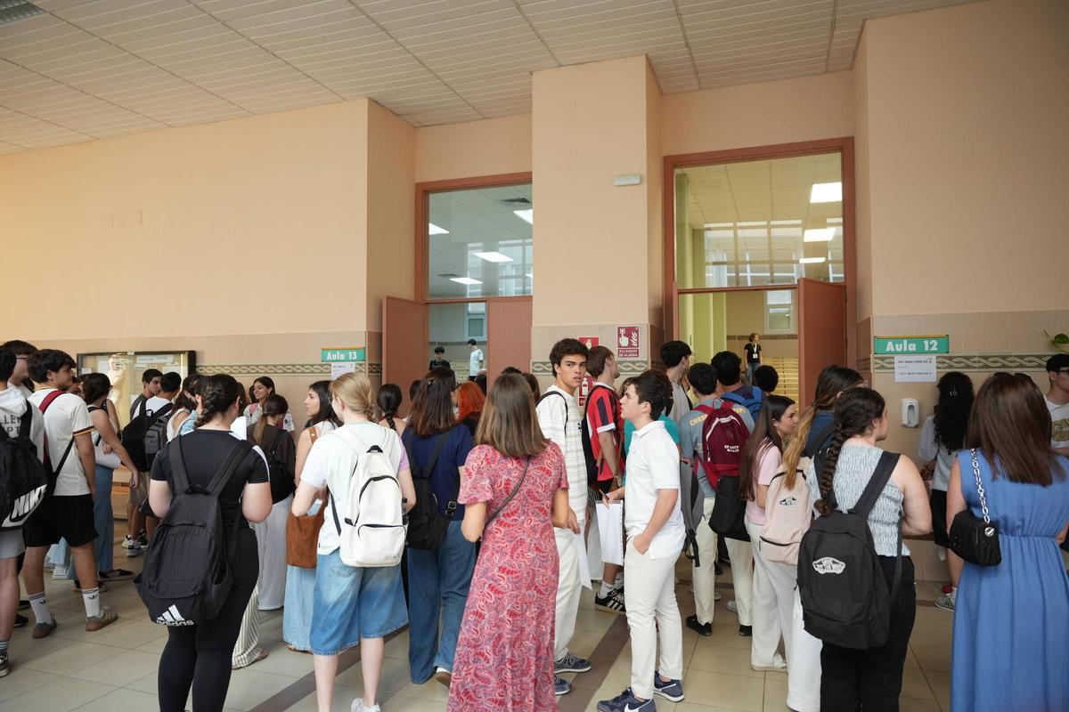 Galería | La primera jornada de la Selectividad en Badajoz, en imágenes
