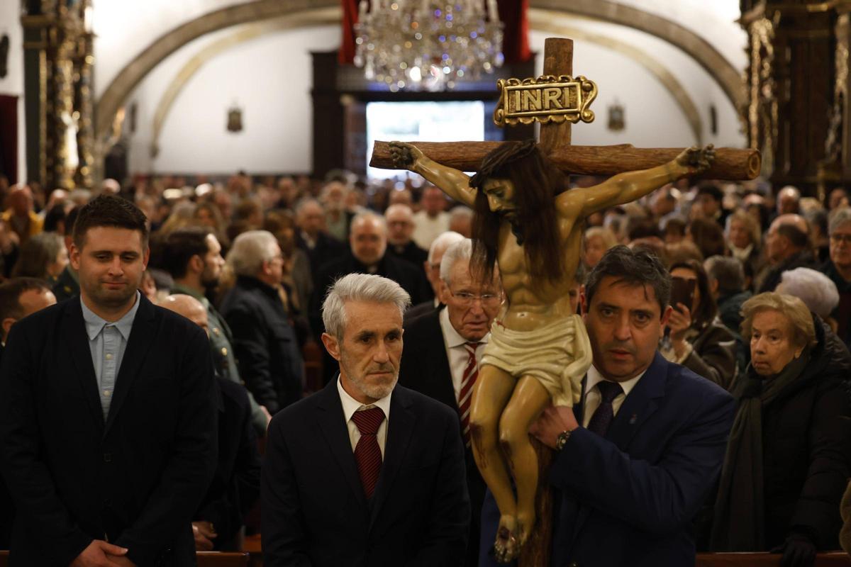 EN IMÁGENES: El cardenal Artime preside la fiesta del Socorro en Luanco, junto al Arzobispo y con la presencia de Adrián Barbón