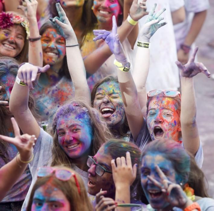 Holi Party en el Niemeyer