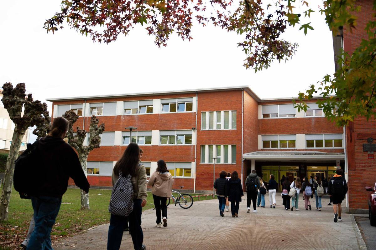 Imagen del IES Álvaro Cunqueiro.