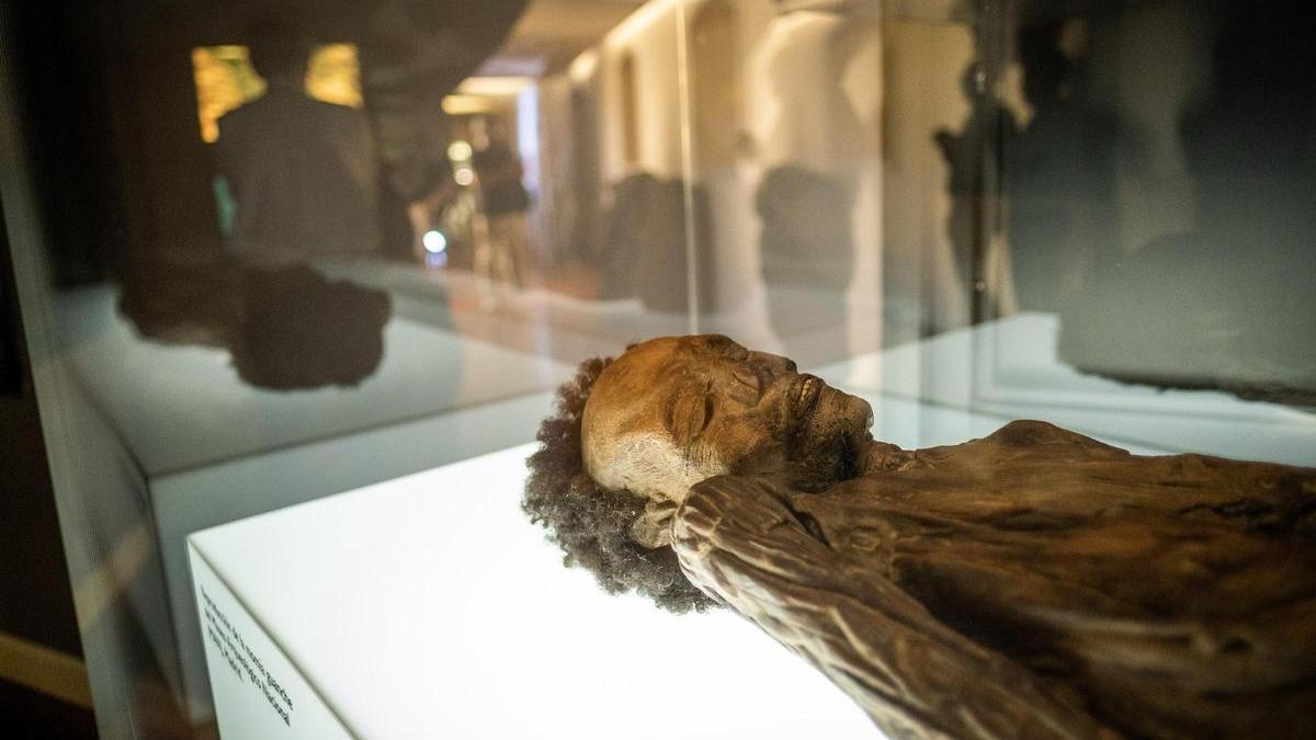 Una réplica de la momia de Erques expuesta en el Museo de Ciencias Naturales (MUNA) en Tenerife.