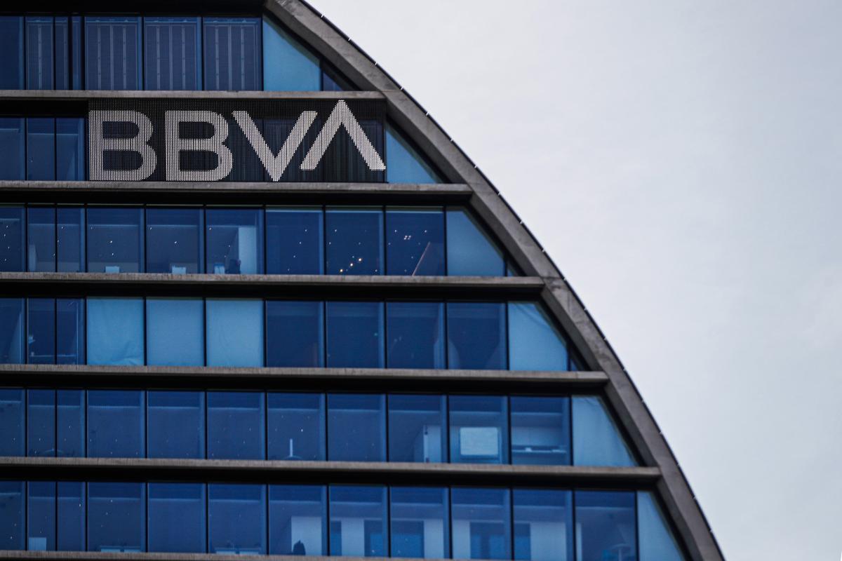El BBVA ofrece ahora prejubilaciones desde los 53 años y mejora las condiciones.
