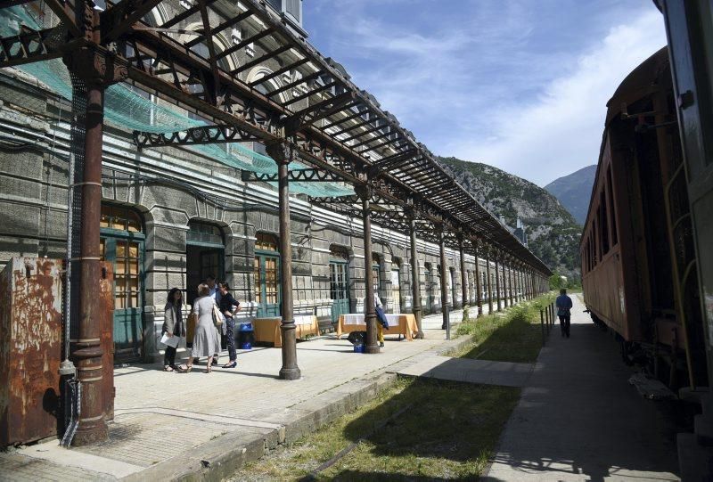 Reapertura de la línea ferroviaria internacional de Canfranc