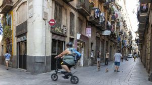 Intersecció dels carrers La Lluna, Lleó i Ferlandina al Raval. | JORDI COTRINA