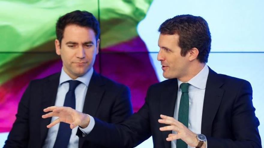 Casado califica de "extrema derecha" a VOX