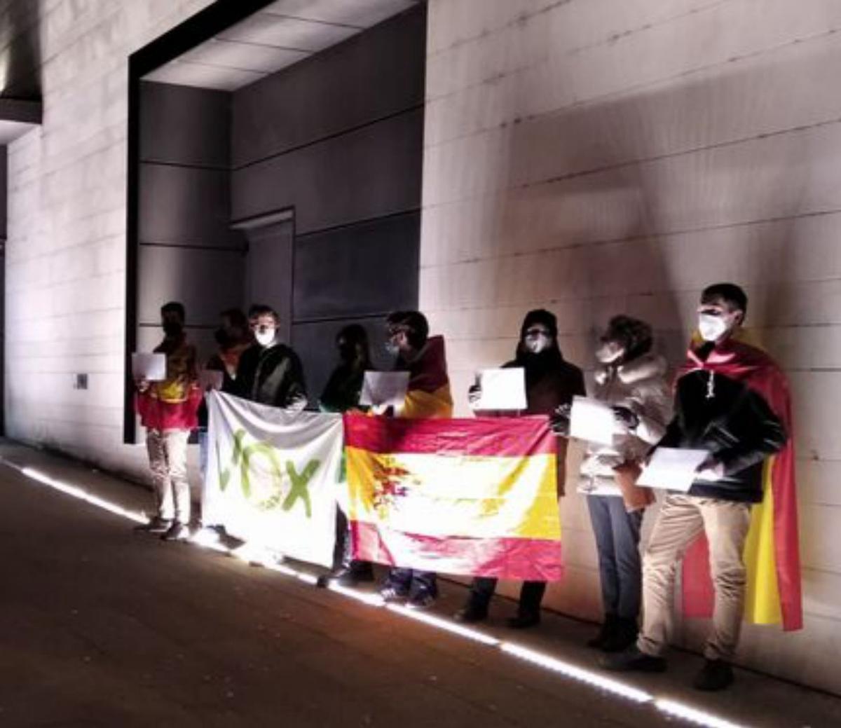 “Altsasu” llena el centro de El Llano, con panfletos contra ETA