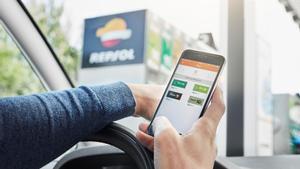 Repsol obre la guerra de les gasolines amb un descompte per a 3 milions de clients