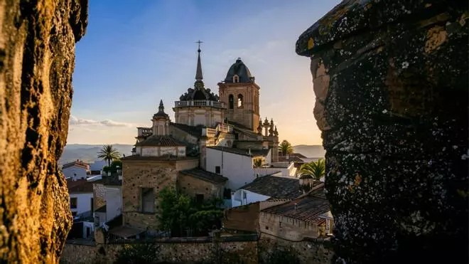 El pueblo más bonito de Badajoz está coronado por una fortaleza templaria