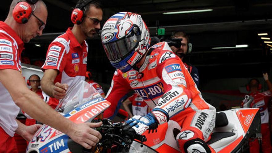 Dovizioso, el más rápido en seco y en agua en Sepang