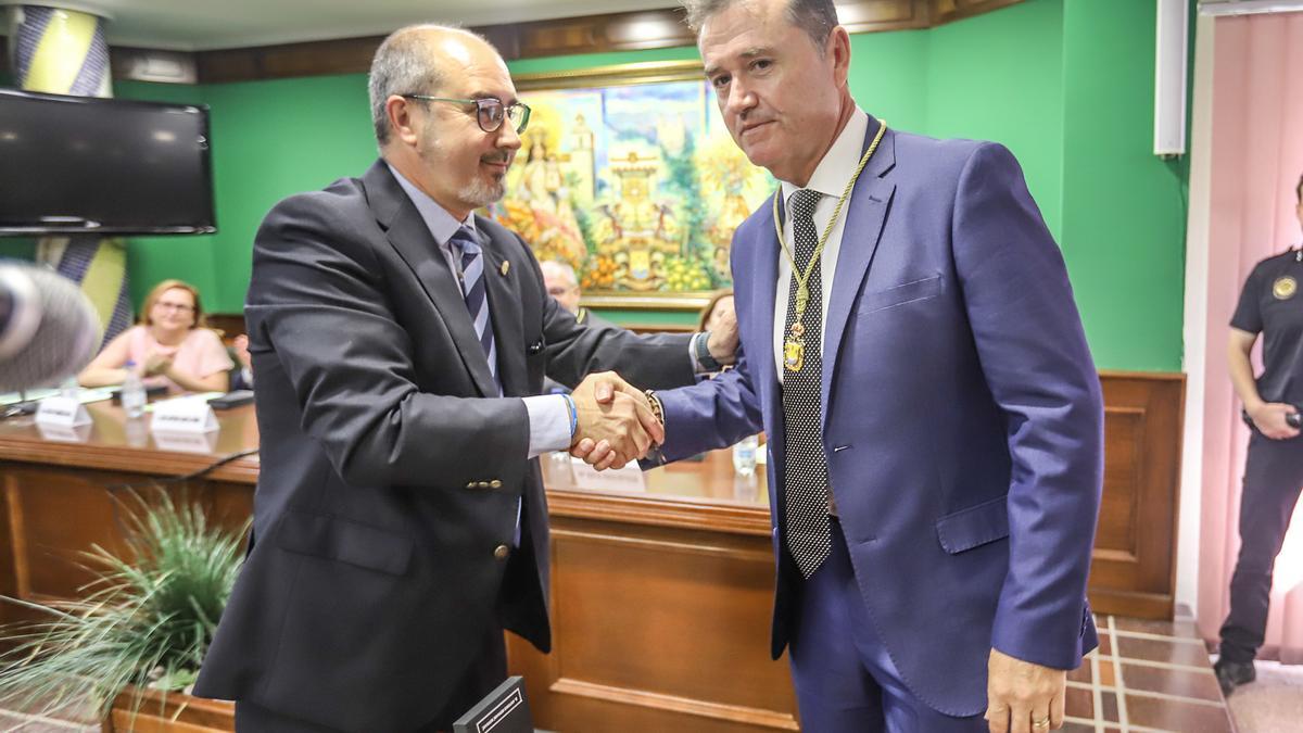 Miguel López y Antonio Bernabé en el pleno de investitura del inicio del actual mandato de 2019