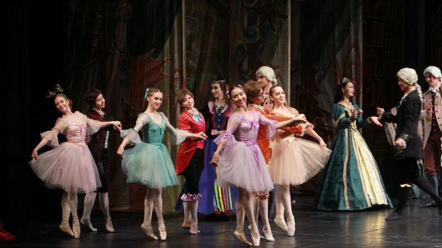 El Ballet Nacional Ruso llena y cautiva con ‘El Cascanueces’. // IÑAKI OSORIO