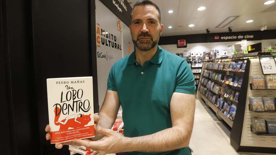 Pedro Mañas da el salto a la novela juvenil con ‘Un lobo dentro’