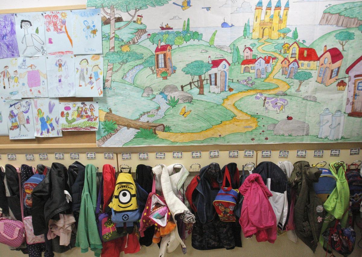 Pasillo de una escuela. Pasillo de una escuela.