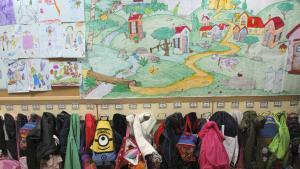Pasillo de una escuela.