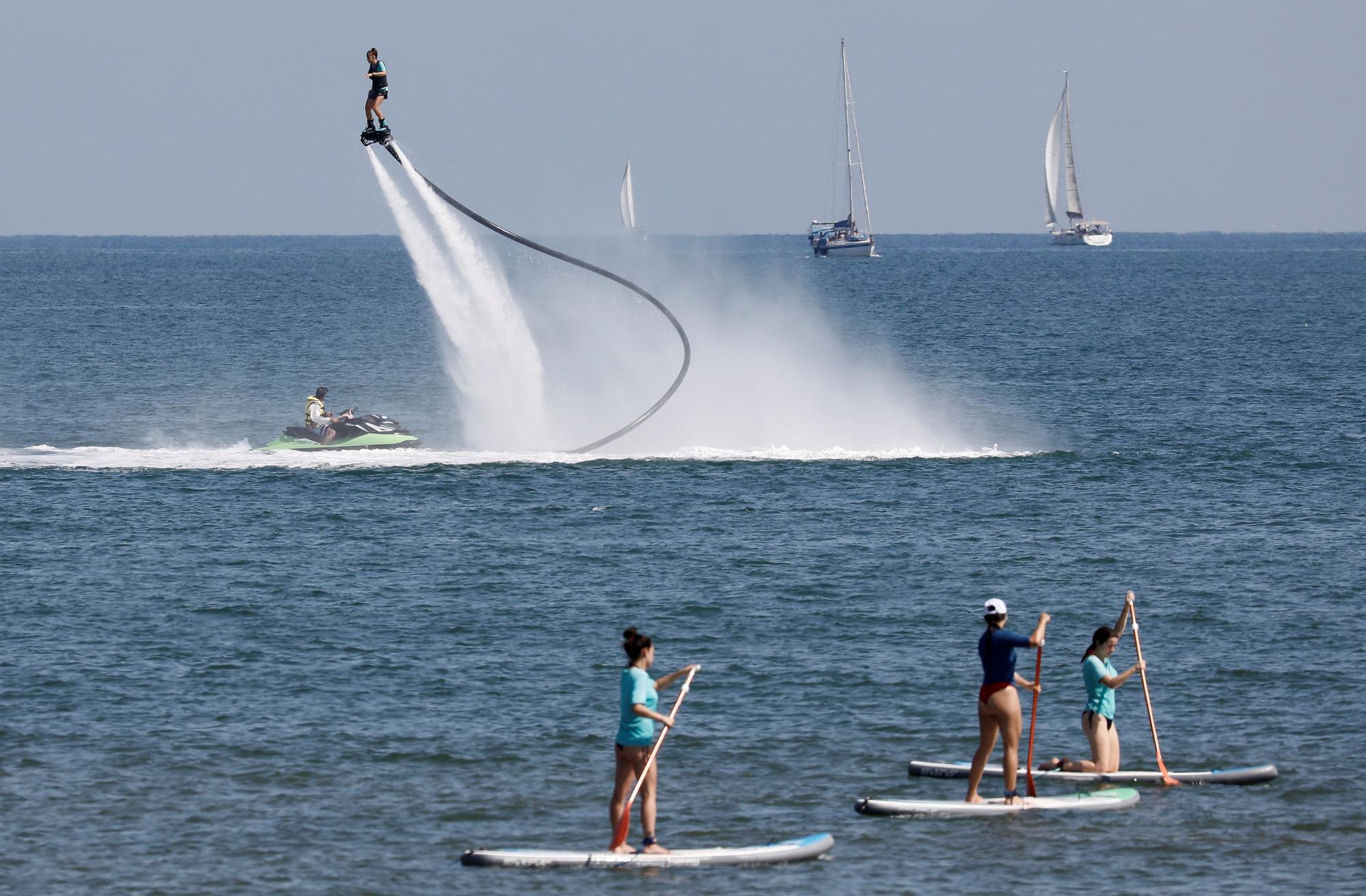 Las altas temperaturas en septiembre llenan las playas de València