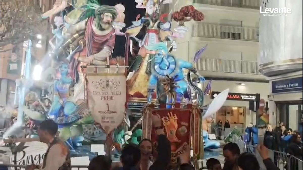 Explosión de emoción en la falla Màrtirs de Gandia: “Llevábamos cuatro años intentándolo”