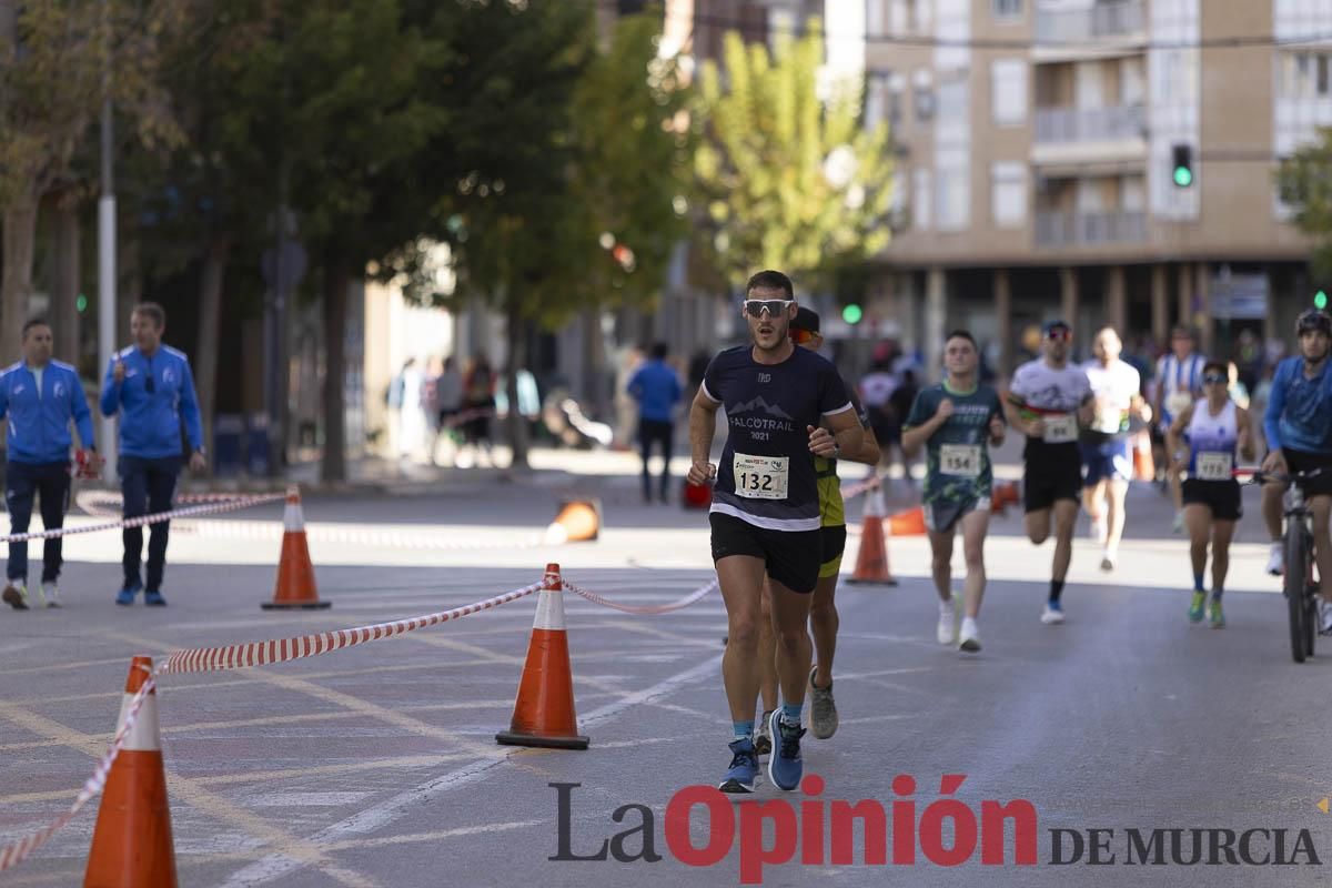 Carrera '10K Assota por ti' en Caravaca (salida y giro primera vuelta)