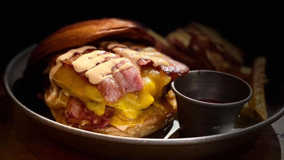 La galardonada hamburguesa de Frankie Burguer en Alcalá de Henares