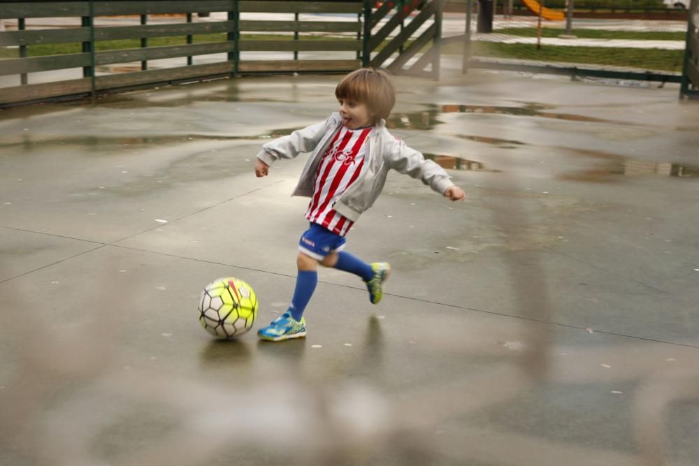 Alex Devesa Alvarado, el niño de 3 años que sabe toda la alineación del Sporting