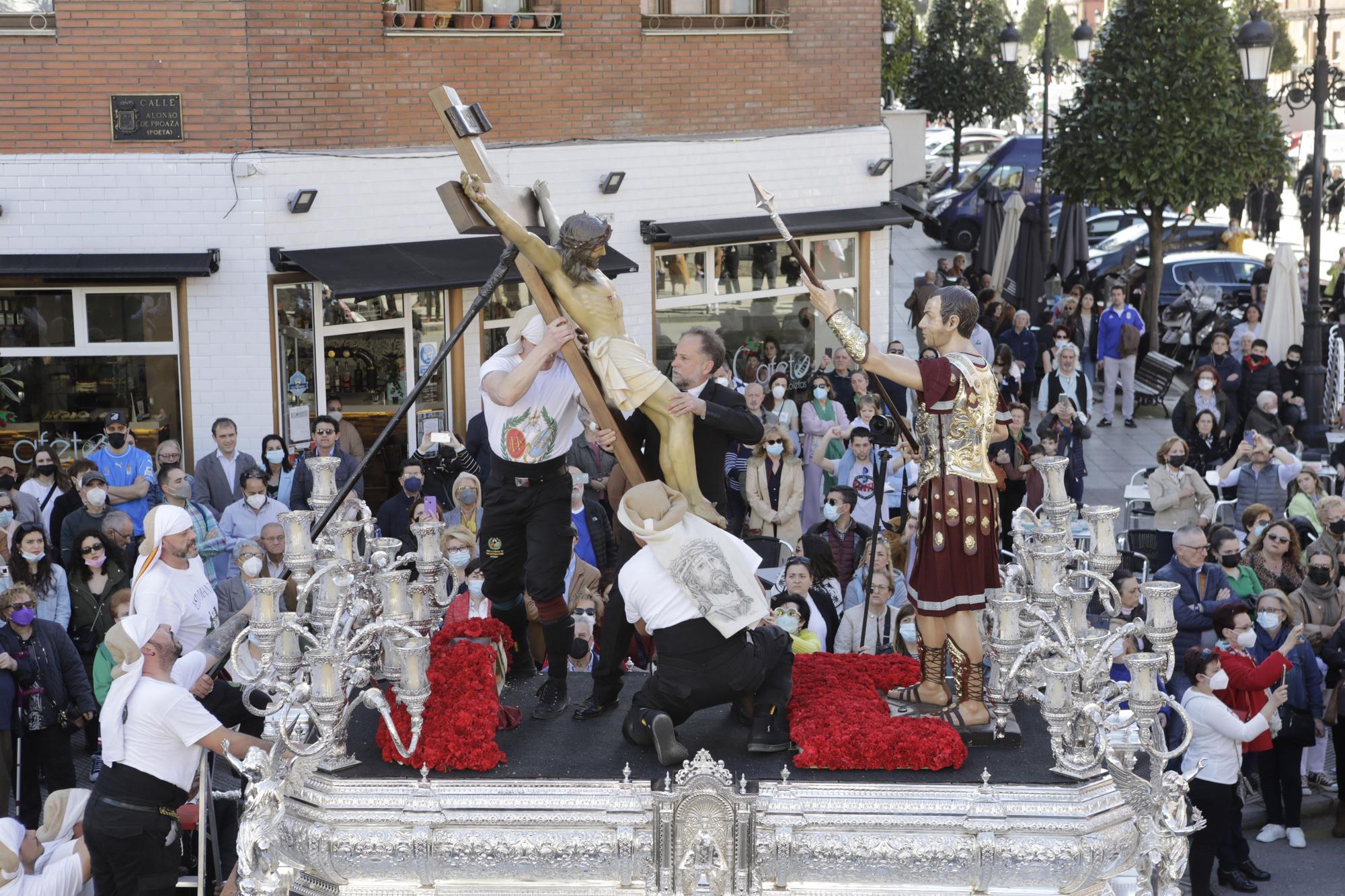EN IMÁGENES: Así fue la procesión de los Estudiantes en Oviedo