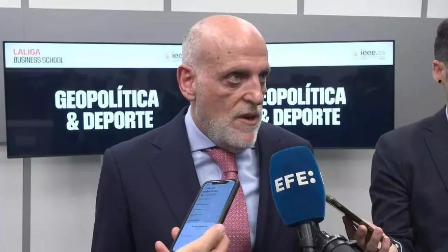 Tebas propondrá a la RFEF que se tomen medidas para erradicar los silbidos al himno