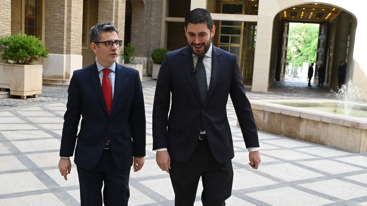 El ministro de Presidencia y Justicia, Félix Bolaños, junto al vicepresidente de la DGA, Alejandro Nolasco.