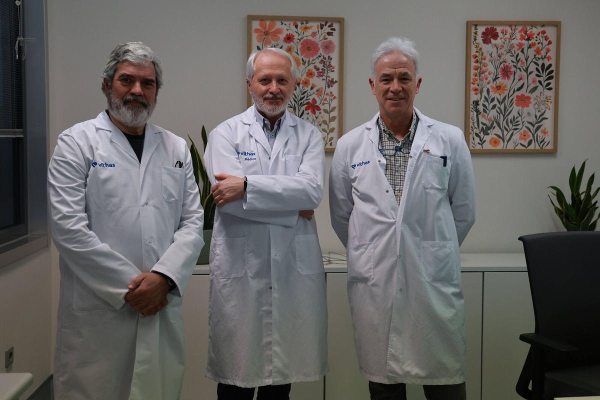 Desde la izq., los doctores Humberto López, Manuel García y Gonzalo de Castro Parga.