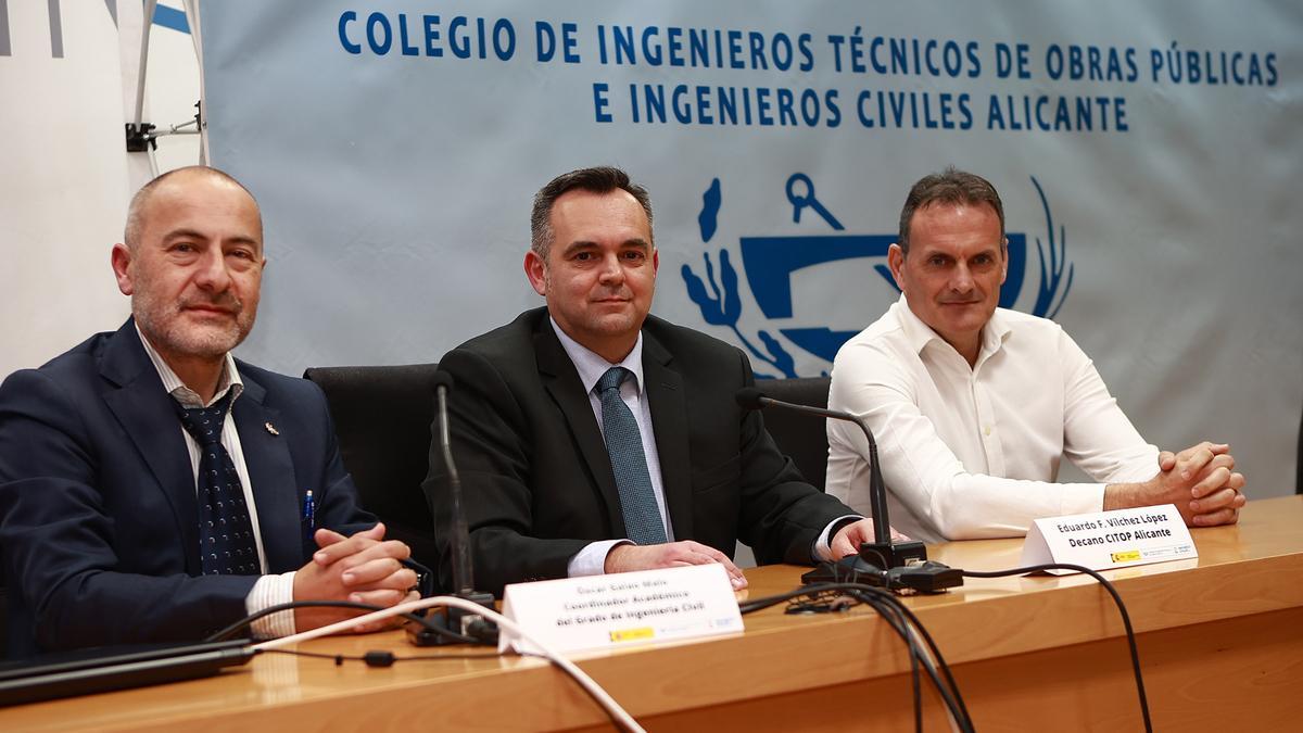 De izquierda a derecha, Óscar Galao Malo, Eduardo Francisco Vílchez López y Juan Antorio García Cerezo.
