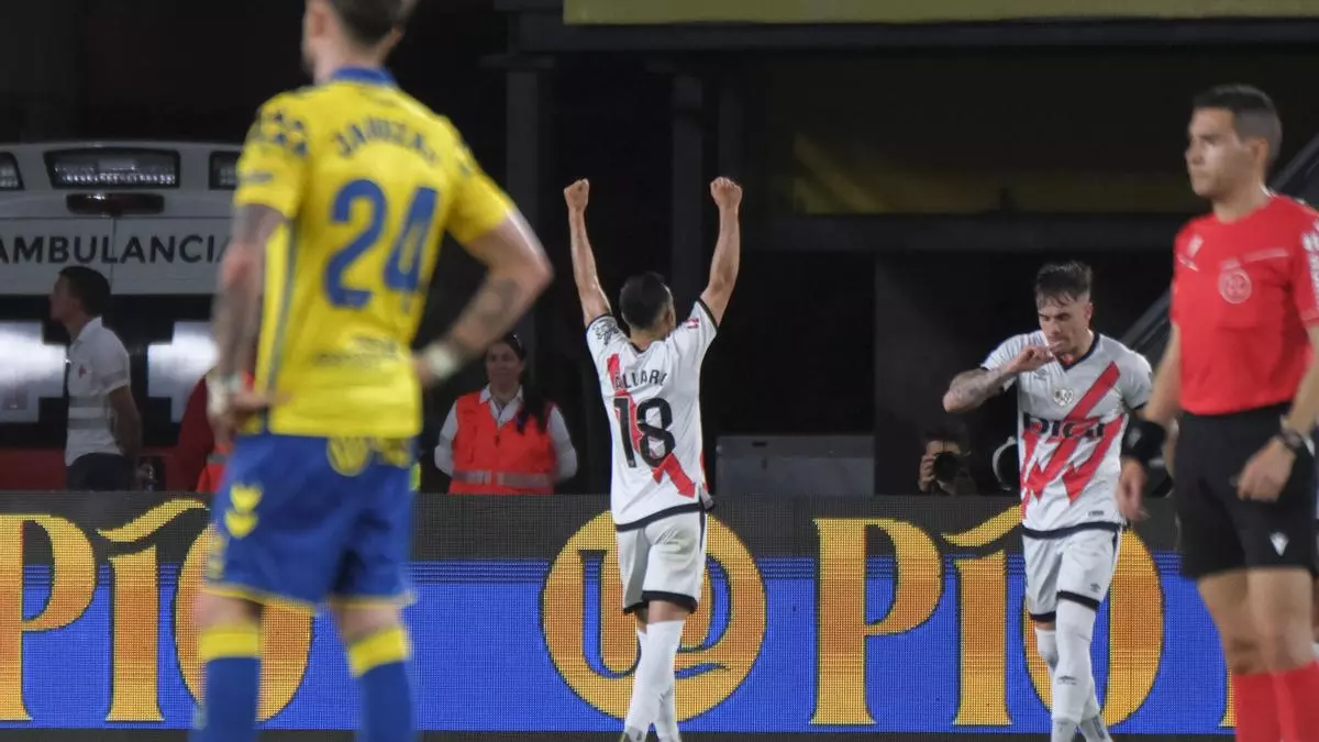 El Rayo hunde a la UD Las Palmas y deja al Espanyol al filo de la permanencia